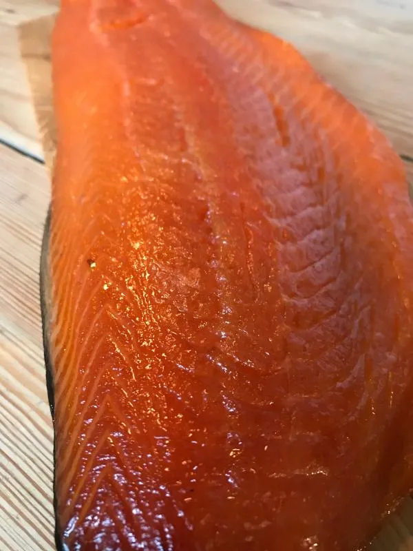 Räucherlachs, kaltgeräuchert, ungeschnitten